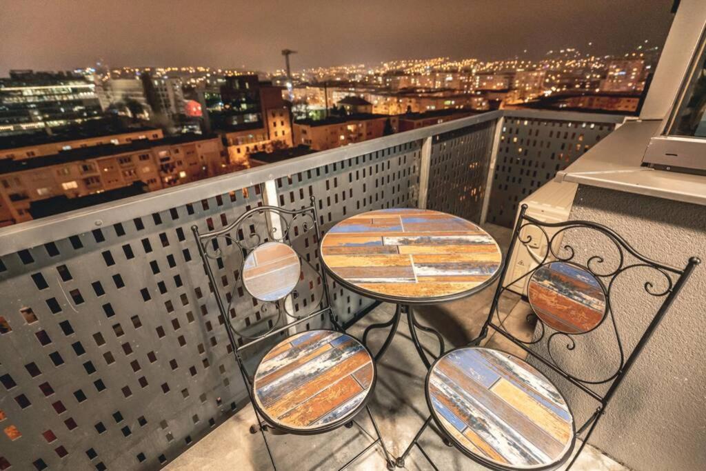 Briana Luxury Panoramic View Apartment Cluj-Napoca Luaran gambar